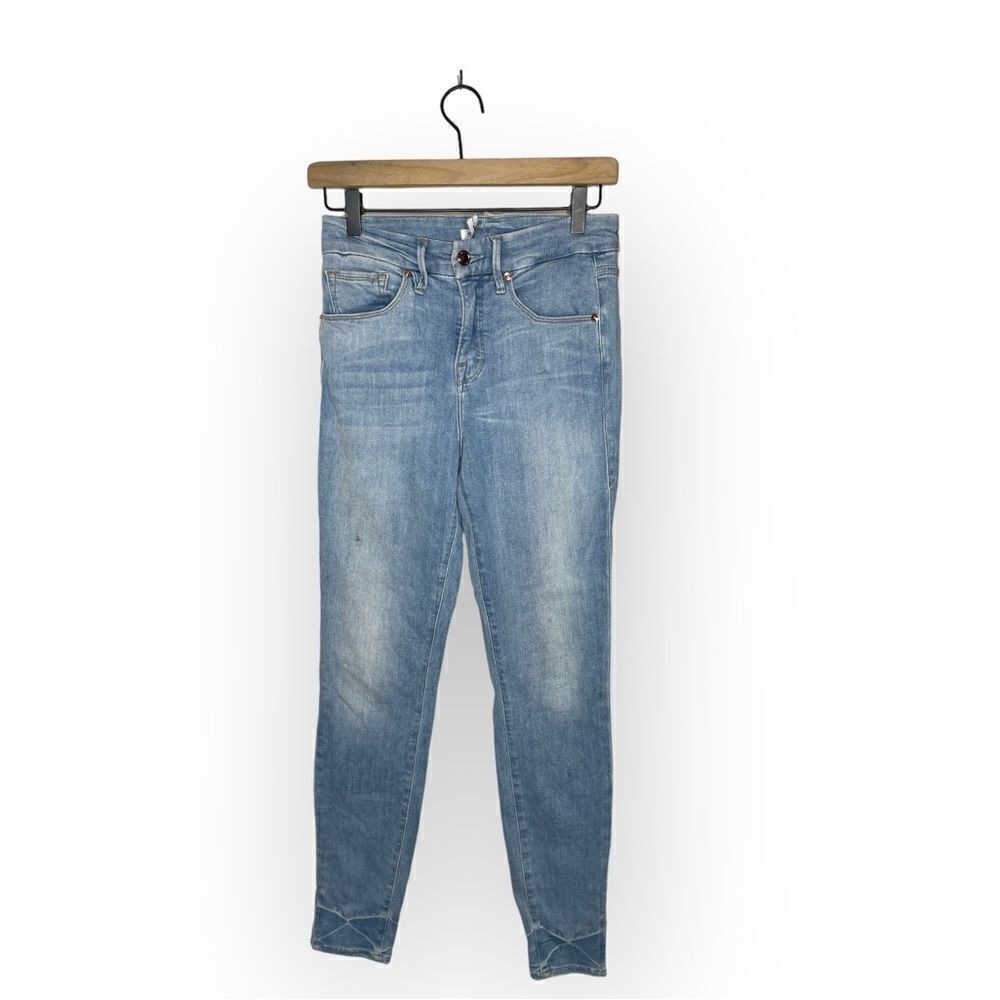 Good American Good LegsโLight Wash High Rise SkinnyโJeans